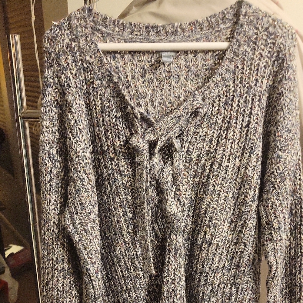 Aerie V-Neck Sweater in Black and White Mix